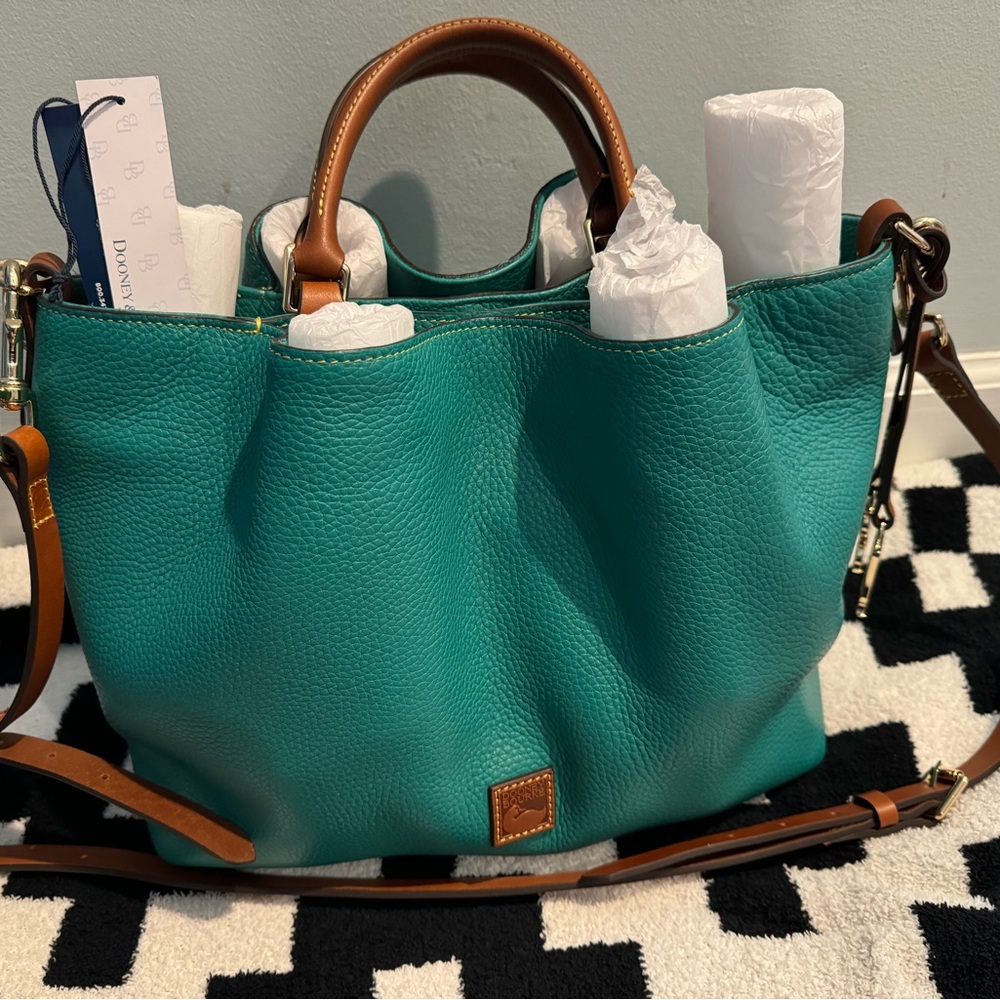 Large Dooney and Bourke Barlow in spearmint